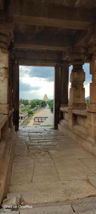 Akash Homestay Hampi Buitenkant foto