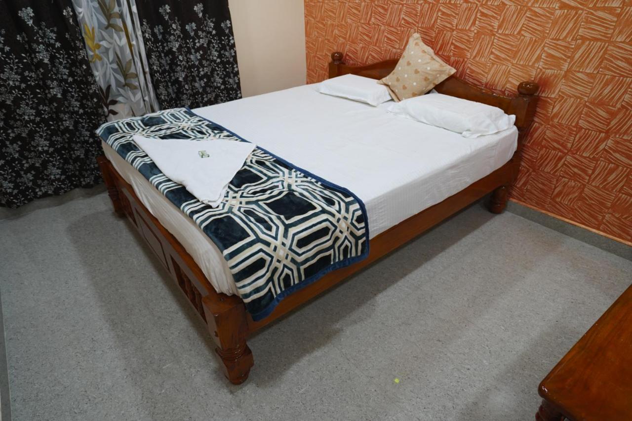Akash Homestay Hampi Buitenkant foto