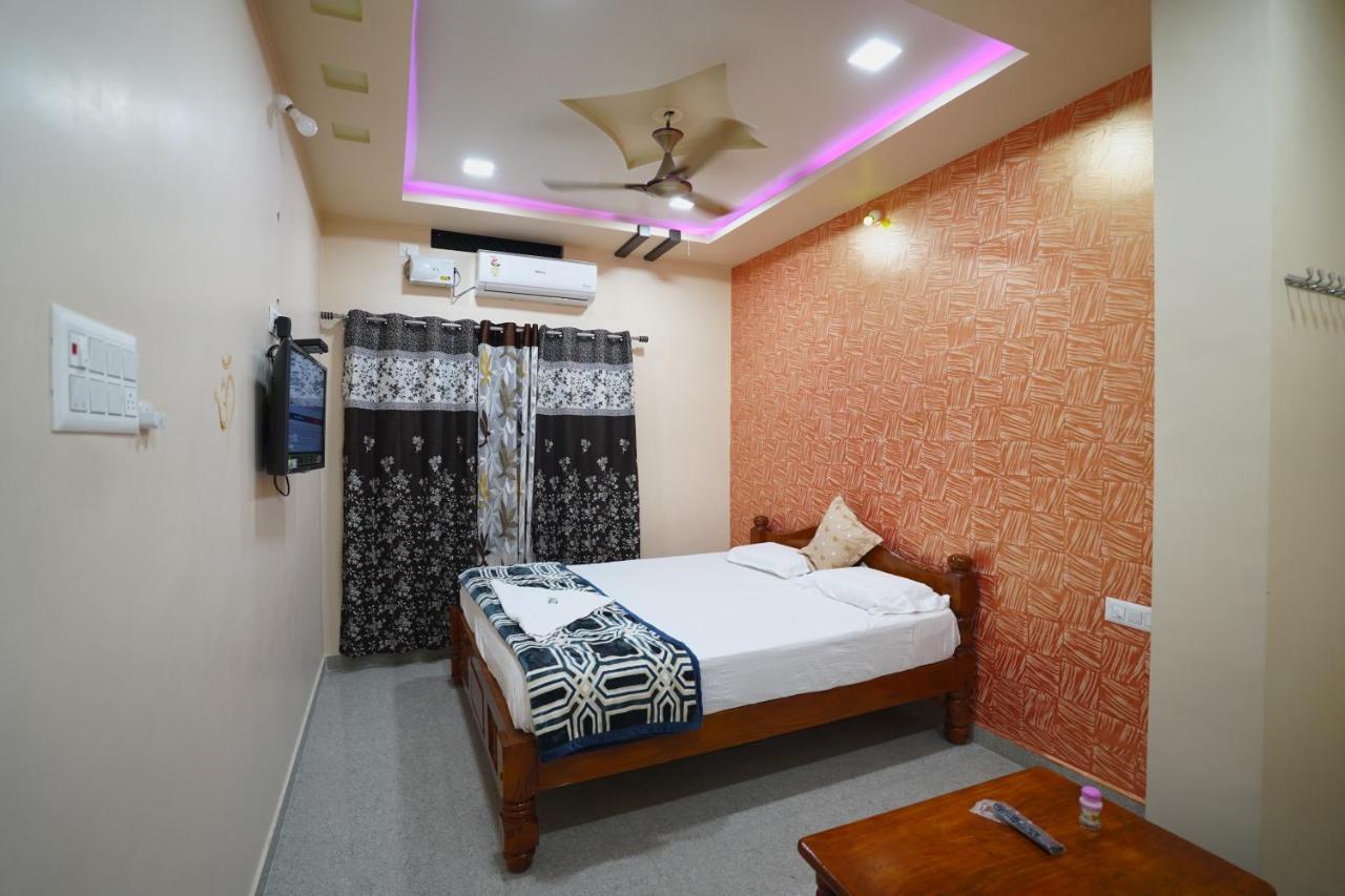 Akash Homestay Hampi Buitenkant foto